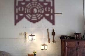 Yellow and Black Guesthouse