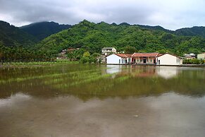 Yellow and Black Guesthouse