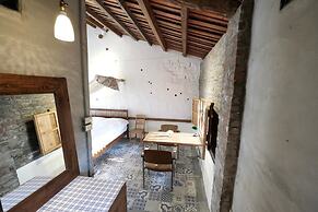 Yellow and Black Guesthouse