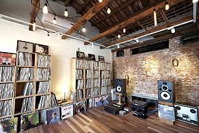 Yellow and Black Guesthouse