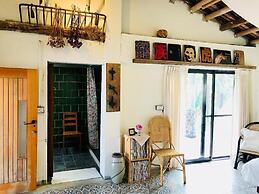 Yellow and Black Guesthouse