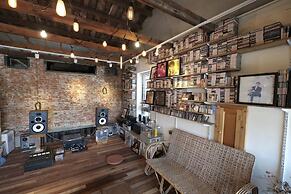 Yellow and Black Guesthouse