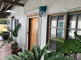 Yellow and Black Guesthouse