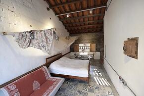 Yellow and Black Guesthouse