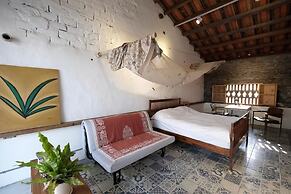 Yellow and Black Guesthouse