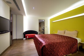 Surreal Motel- XinJhung Branch