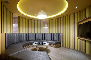 Surreal Motel- XinJhung Branch