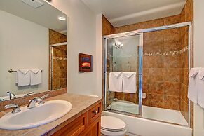 Highland Greens Lodge 305 3 Bedroom Condo by RedAwning