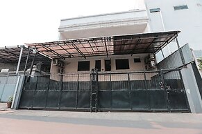 Super OYO Capital O 141 Fatmawati Cozy Residence