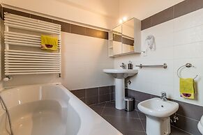 Basilica Sant'Antonio at 100 meters