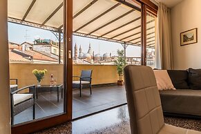 Basilica Sant'Antonio at 100 meters