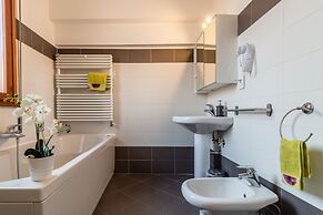 Basilica Sant'Antonio at 100 meters