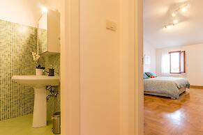 Basilica Sant'Antonio at 100 meters