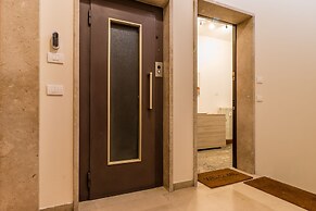 Basilica Sant'Antonio at 100 meters