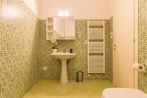 Basilica Sant'Antonio at 100 meters