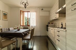 Basilica Sant'Antonio at 100 meters