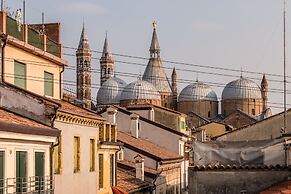 Basilica Sant'Antonio at 100 meters