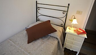 Colonna Apartment with Terrace