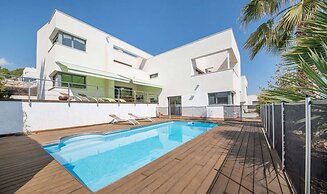 Villa Déjà Vu with stunning sea views