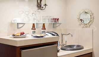 Candlelight Inn Napa Valley