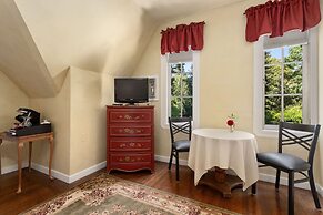 Candlelight Inn Napa Valley