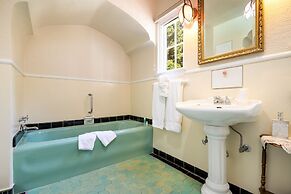 Candlelight Inn Napa Valley