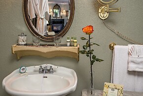 Candlelight Inn Napa Valley