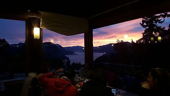 Arrayan Lake View Mountain Lodge & Casa De Te Arrayan