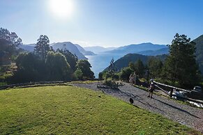 Arrayan Lake View Mountain Lodge & Casa De Te Arrayan