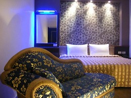 Baseball exquisite hotel