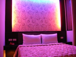 Baseball exquisite hotel