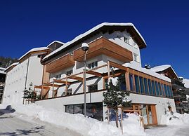 Conrad's Mountain Lodge