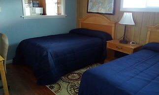 Hills Motor Court & Marina