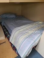 Hills Motor Court & Marina