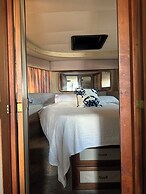 Hills Motor Court & Marina