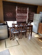 Hills Motor Court & Marina