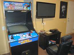 6BR 4BA Home in Windsor Hills by CV-2564