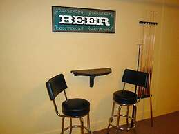 6BR 4BA Home in Windsor Hills by CV-2564