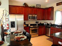 6BR 4BA Home in Windsor Hills by CV-2564