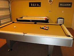 6BR 4BA Home in Windsor Hills by CV-2564