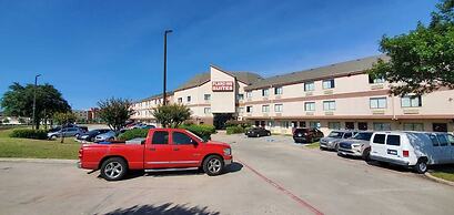 Plano Inn & Suites