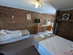 Barham Colonial Motel