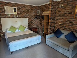 Barham Colonial Motel