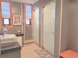 Gallery Family Hotel