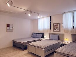 Gallery Family Hotel