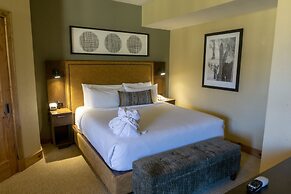 Studio Steps to Red Pine Gondola & Canyons Village by RedAwning - Save