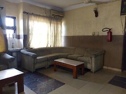 Holla-Jobi Guest House