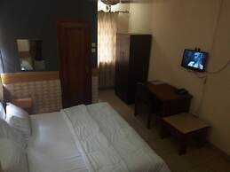 Holla-Jobi Guest House