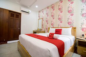 RedDoorz Plus near Tan Son Nhat Airport 2