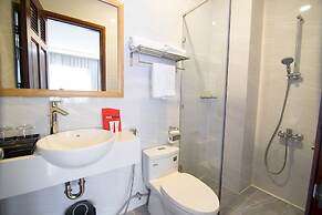 RedDoorz Plus near Tan Son Nhat Airport 2